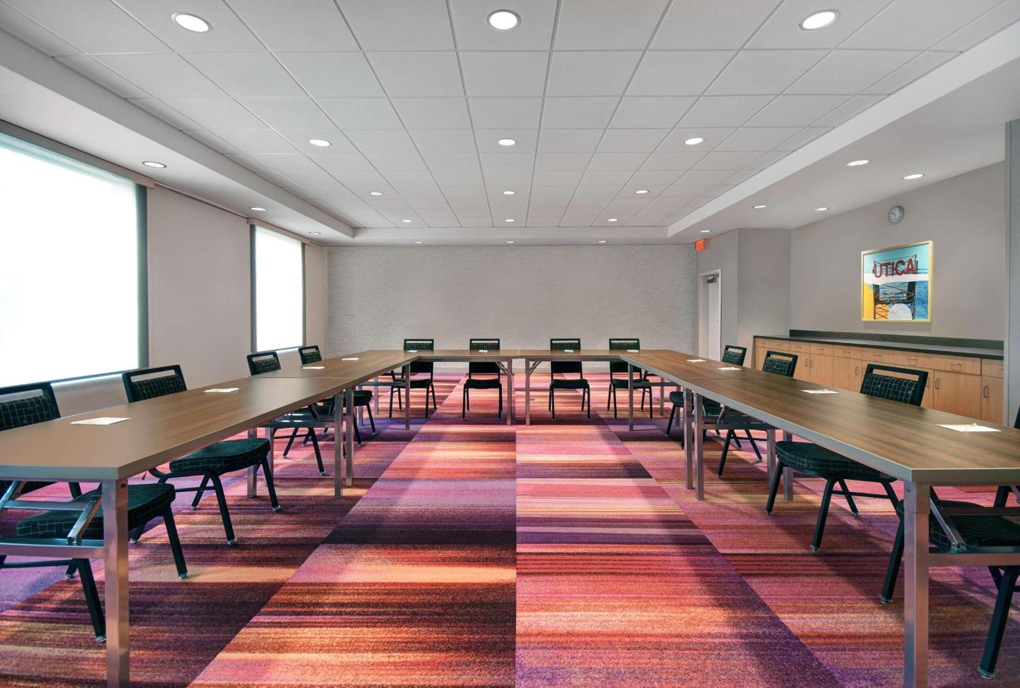 Home2 Suites By Hilton Utica, Ny Buitenkant foto