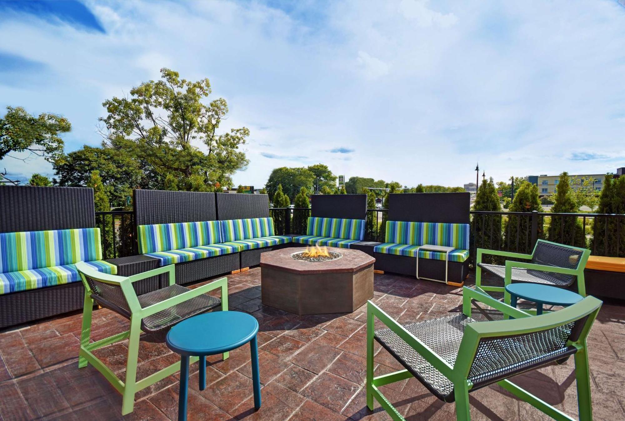 Home2 Suites By Hilton Utica, Ny Buitenkant foto
